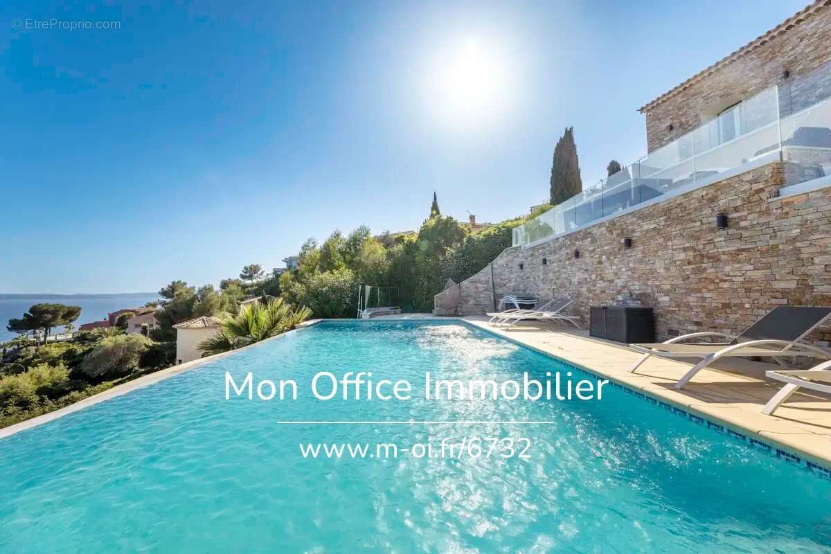 Référence : 6732-JDO. - Villa d’exception avec vue mer panoramique aux Issambres - photo 2