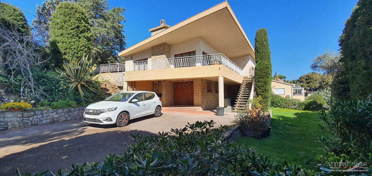 Maison à SIX-FOURS-LES-PLAGES
