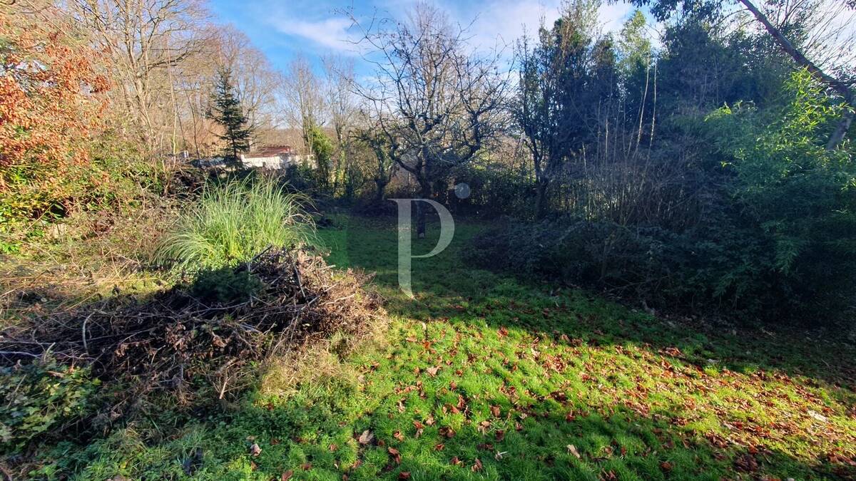 Terrain à SACLAY