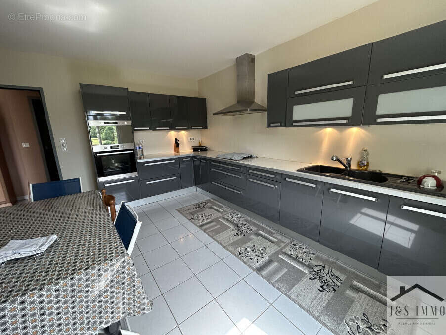 Maison à CHASSENEUIL-SUR-BONNIEURE