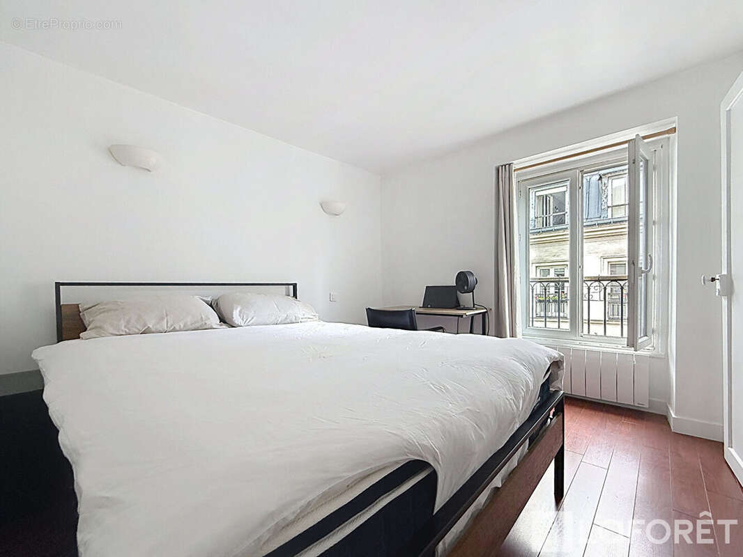 Appartement à PARIS-2E