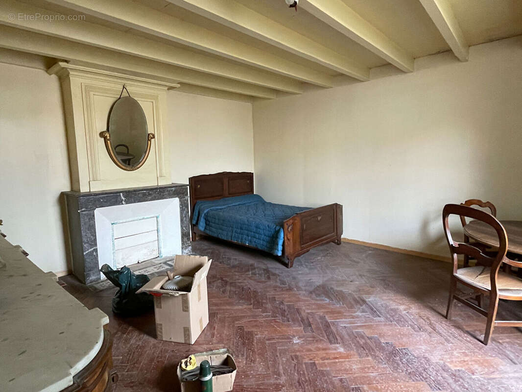 Grande maison en pierre à rénover dans un village prisé - photo 10