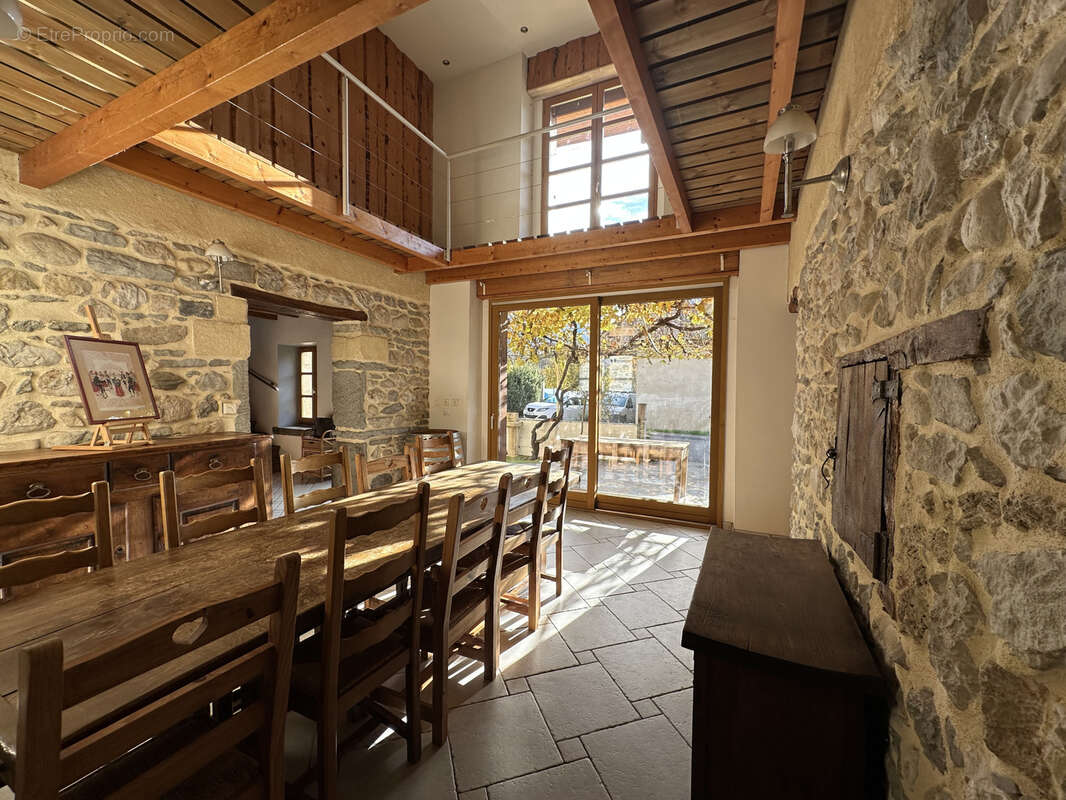 Maison à MONTCEL