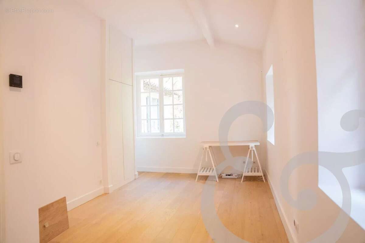 Maison à MAS-BLANC-DES-ALPILLES