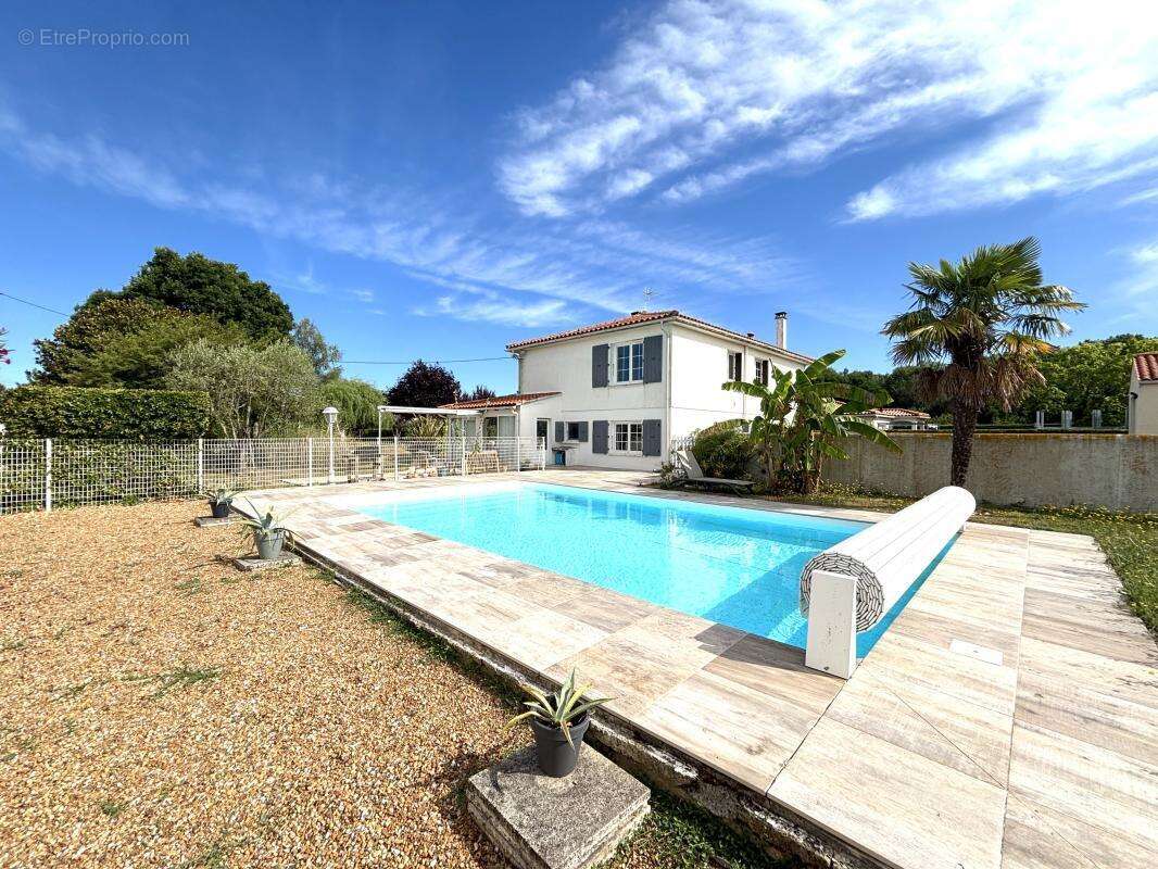 Maison à TONNAY-CHARENTE