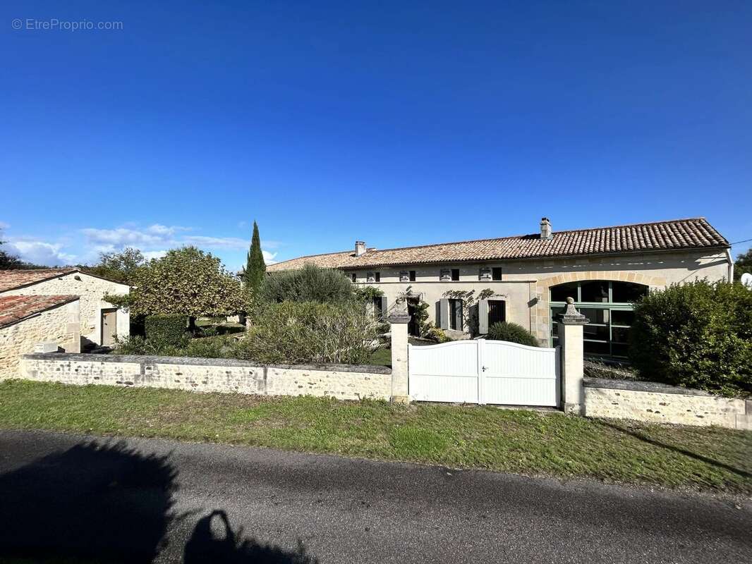 Maison à MIRAMBEAU