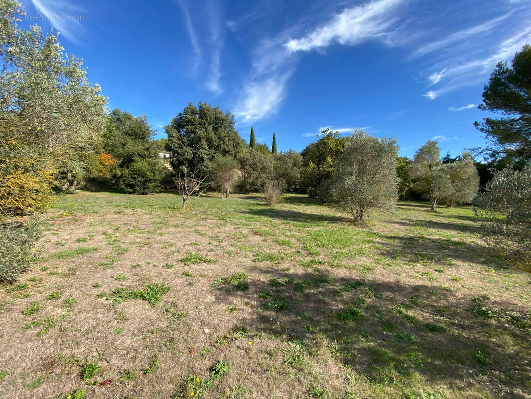 Terrain à CABRIES