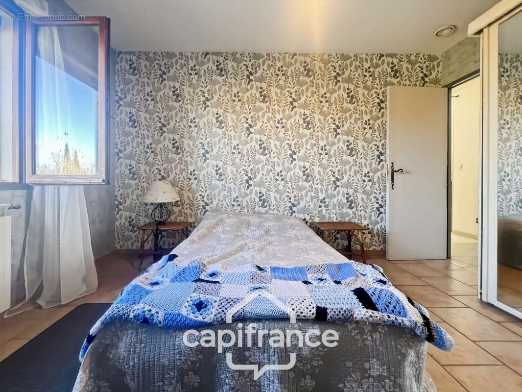 LES TAILLADES, maison individuelle de plain pied  de 210 m2, en campagne,  4 chambres, sur un terrain de 2900 m2 environ, piscin - photo 33