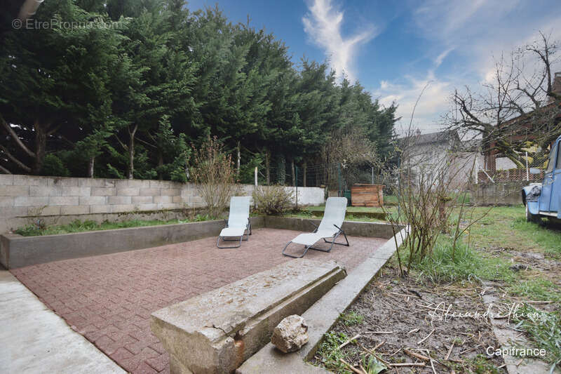 Maison à RIGNIEUX-LE-FRANC