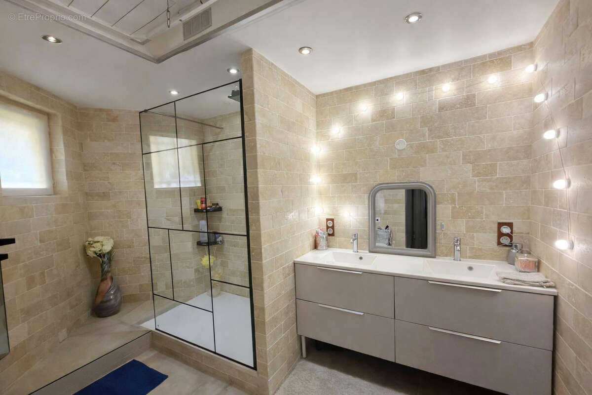 Appartement à UZES