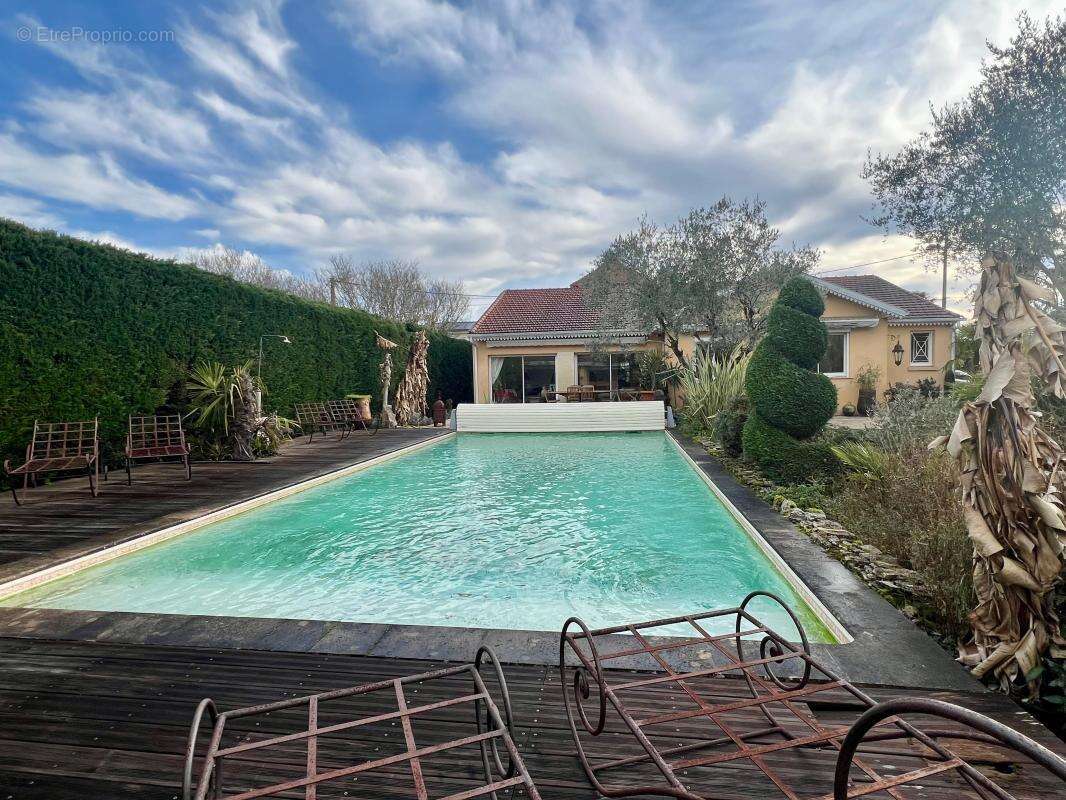 Maison à AMBARES-ET-LAGRAVE