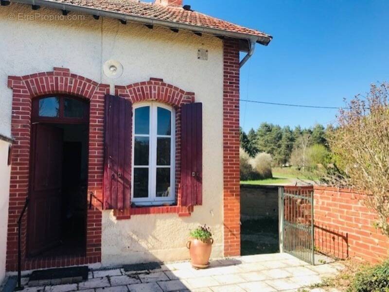 Maison à LA GUERCHE-SUR-L'AUBOIS