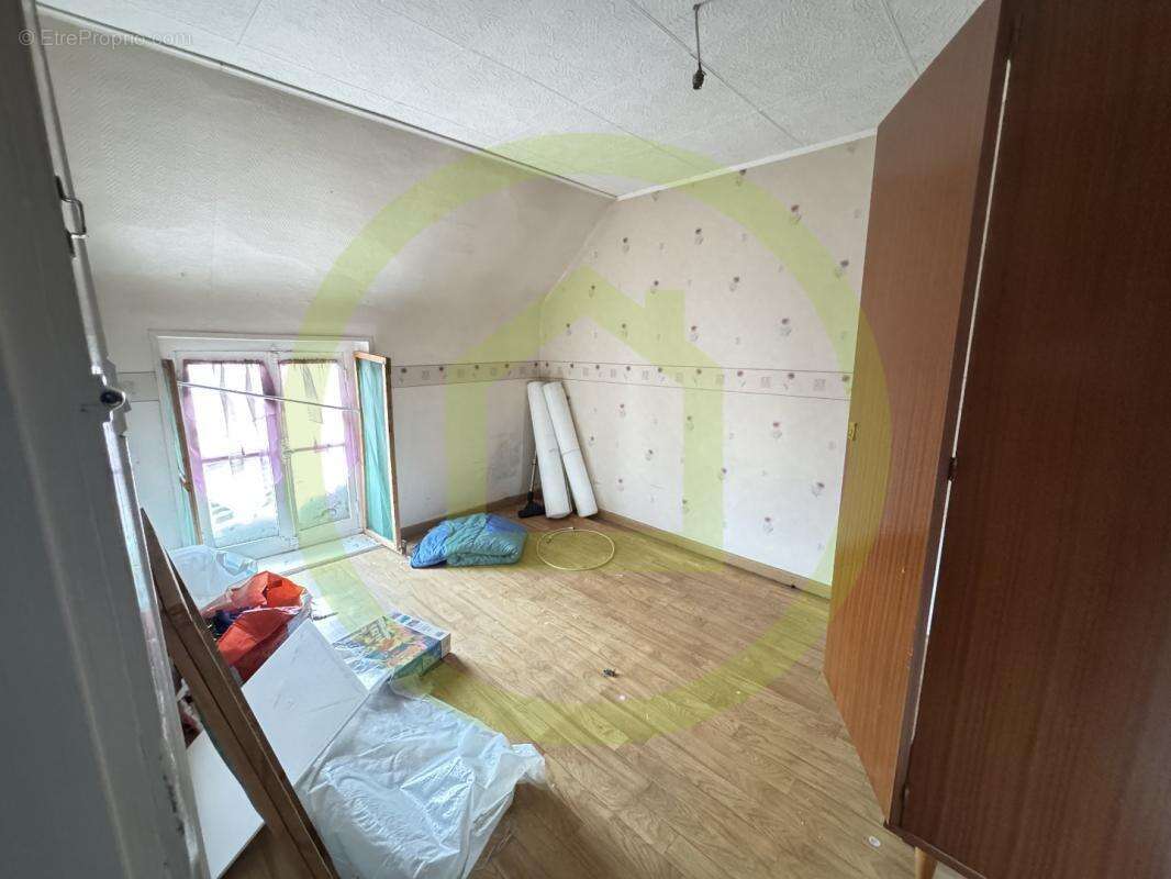 Maison à MAULDE