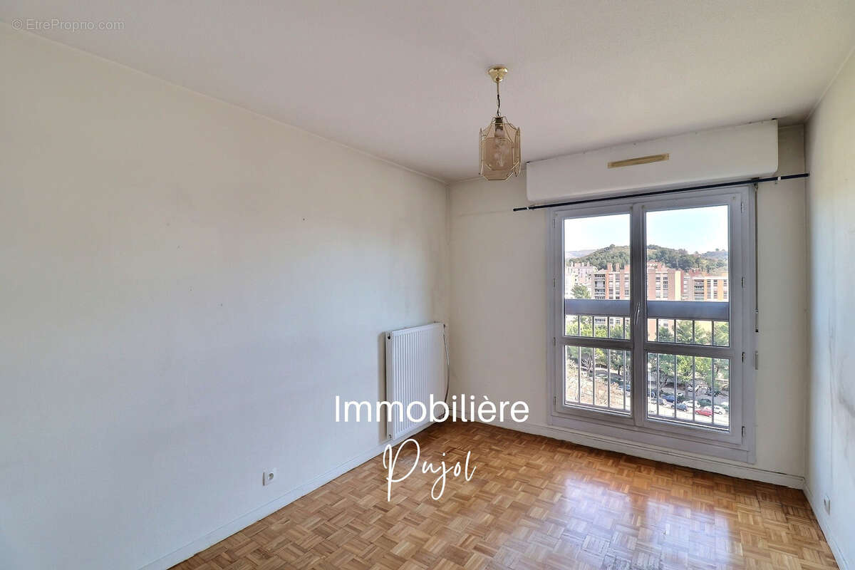 Appartement à MARSEILLE-11E