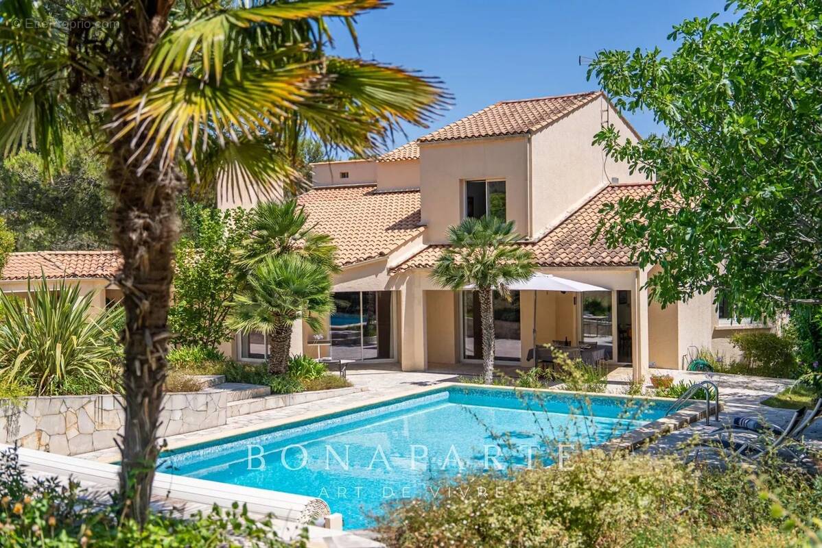 Saint-Clément-de-Rivière – Villa avec piscine et jardin paysager de 2 195 m² à proximité de Montpellier - photo 9