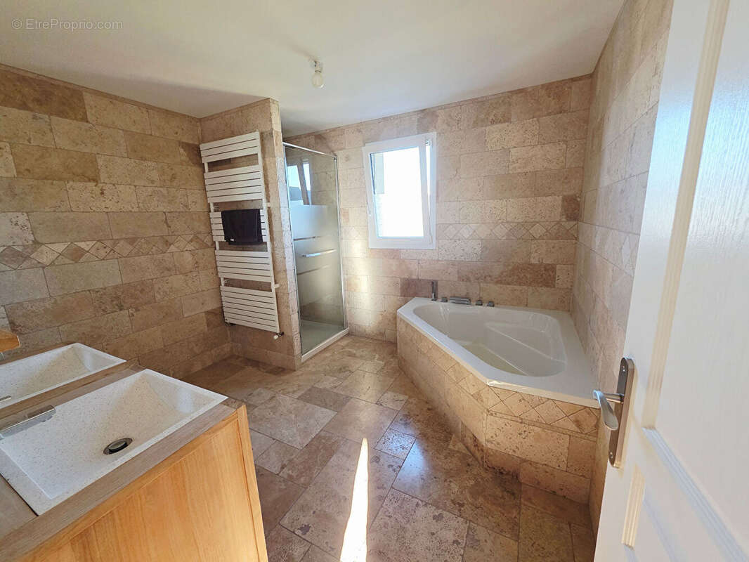 Maison à MINIAC-MORVAN