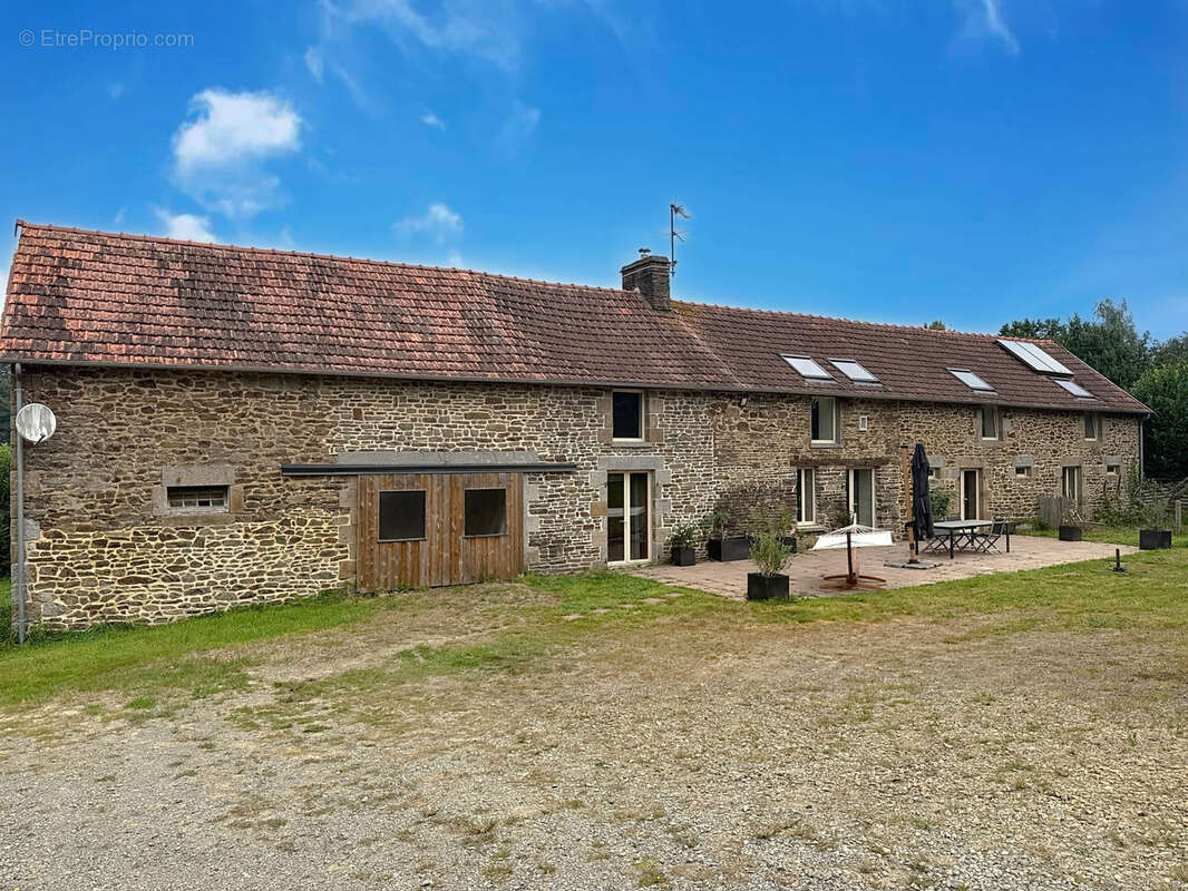 Maison à SAINT-MARTIN-DE-LANDELLES