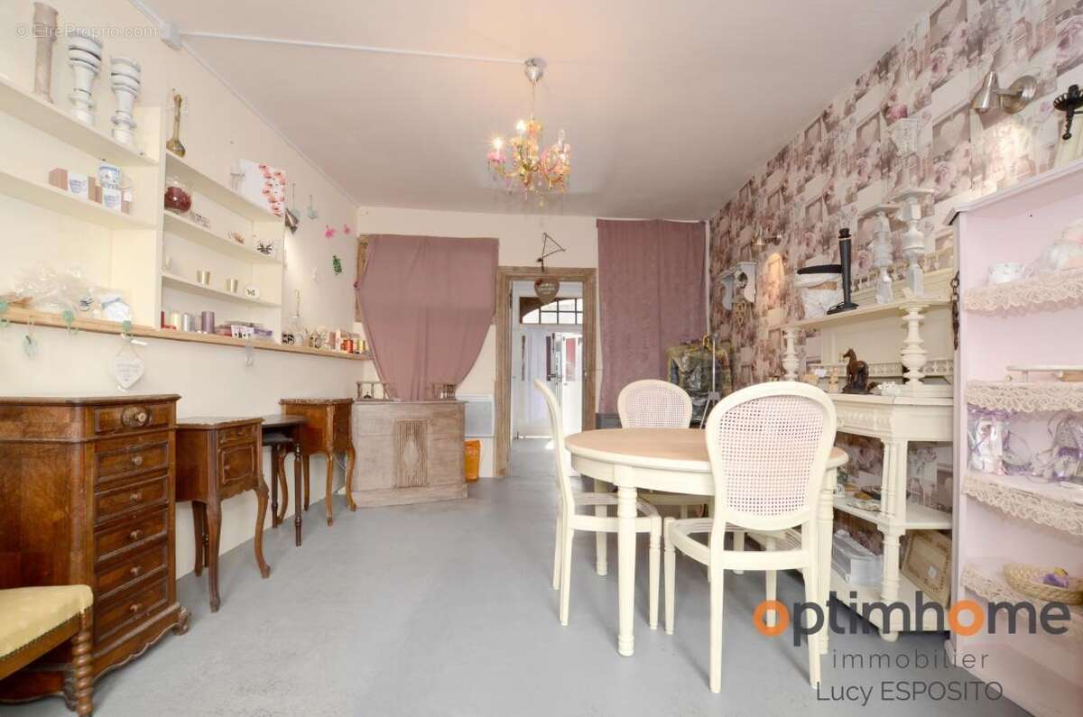  Opportunité Unique au Cœur du Village Historique de Confolens !  - photo 3