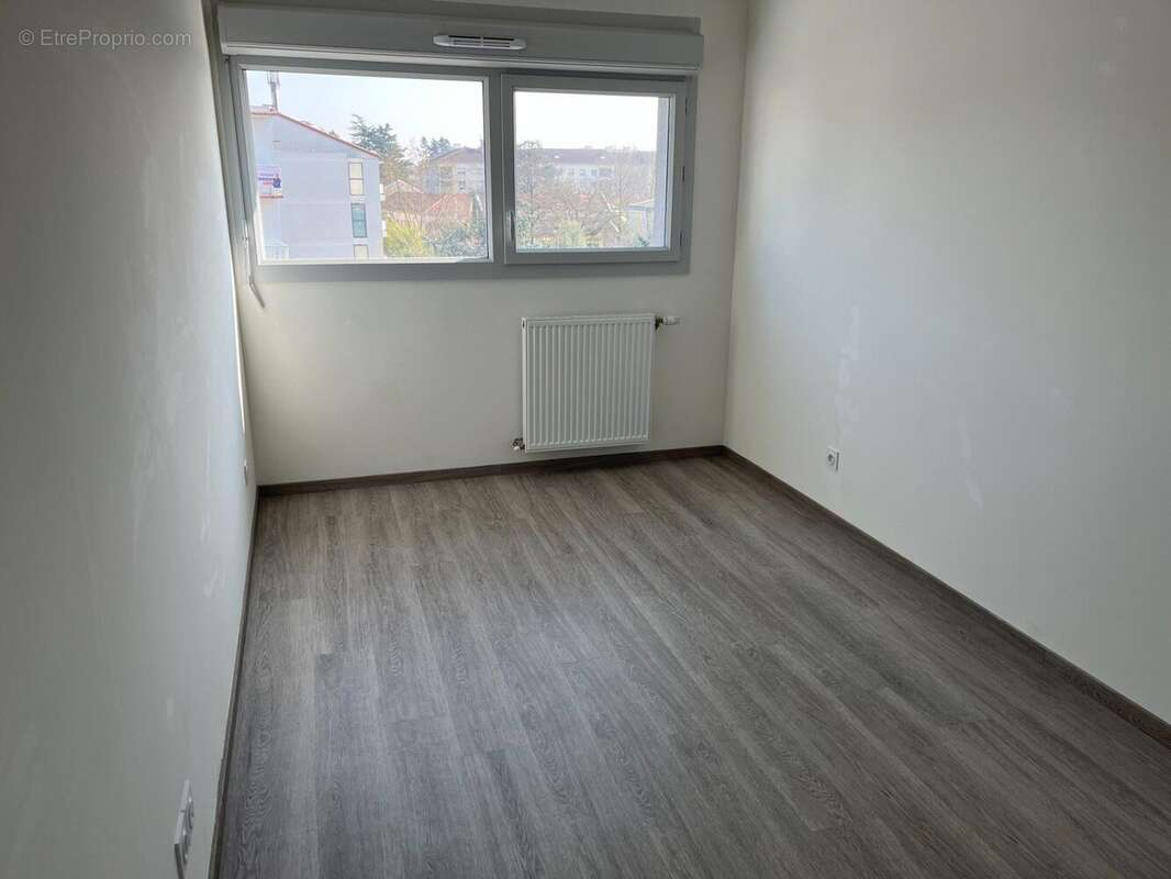 Appartement à MEYZIEU
