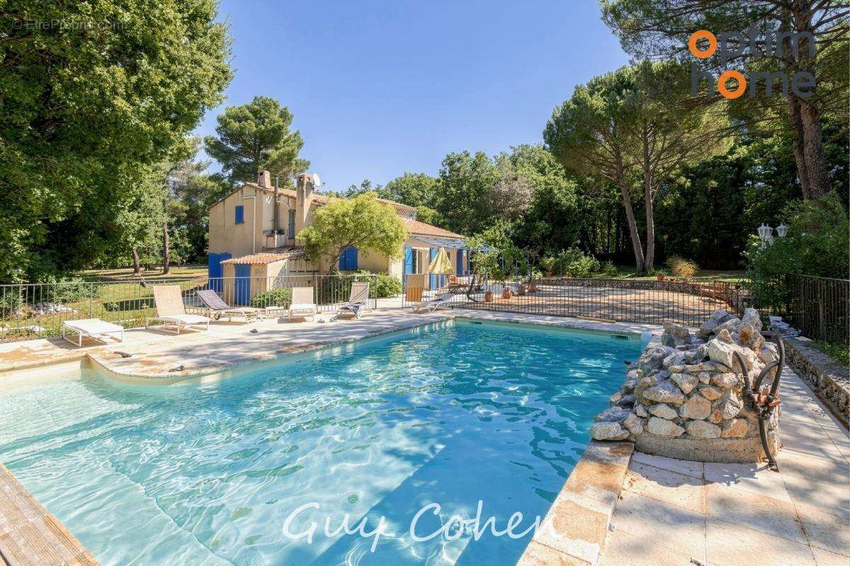 Belle propriété de 184 m2 sur 6300 m2 piscine proche Aix-en-Provence - photo 2