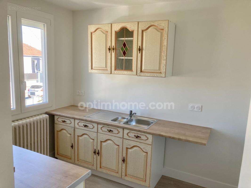 Maison individuelle rénovée – 2 chambres + bureau / chambre d’appoint – Jardin, garage et sous-sol complet – Charleville-Mézière - photo 9