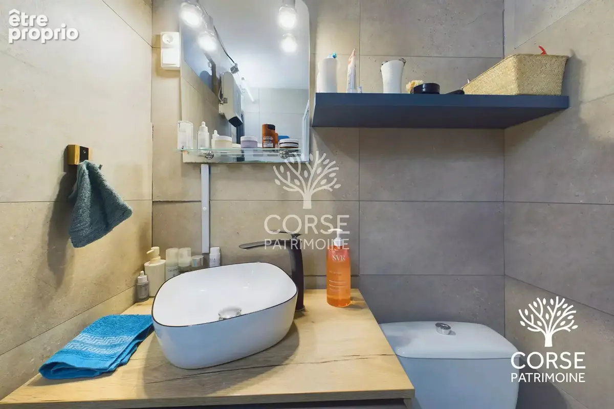 Appartement T3 rénové en plein coeur du village - photo 11