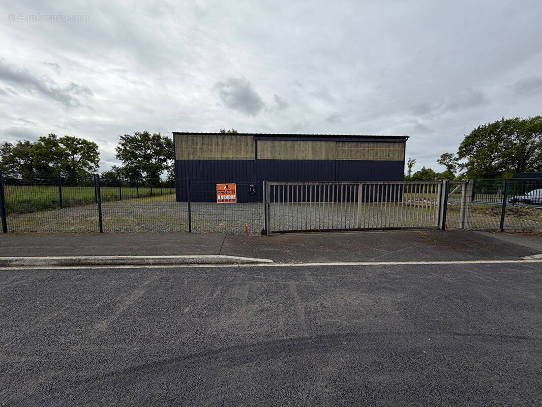 Maison à SAINT-MACAIRE-EN-MAUGES