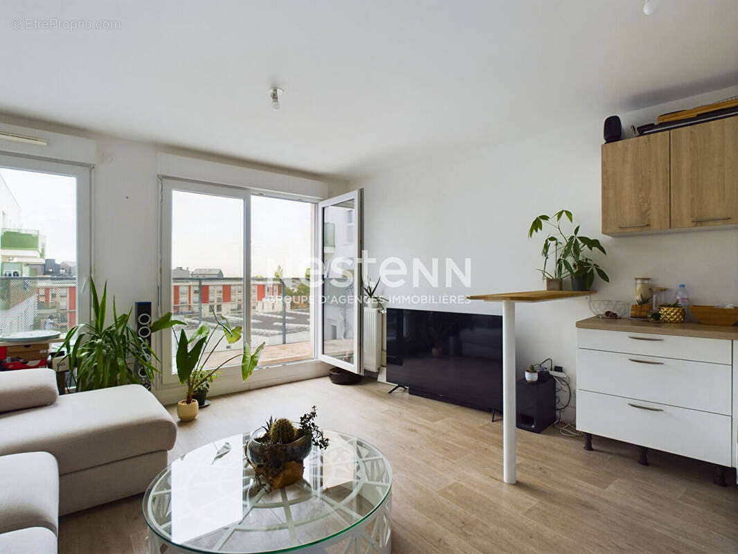 Appartement à VILLENEUVE-LA-GARENNE