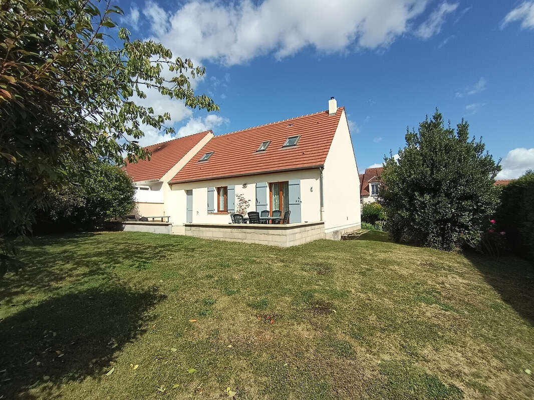 Maison 6 pièces 8 - Maison à CLERMONT