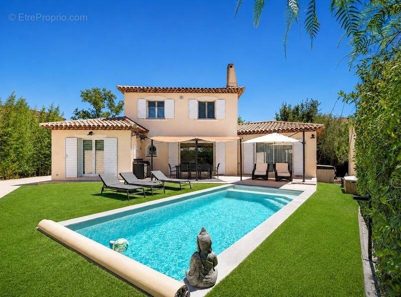 Maison à MOUGINS