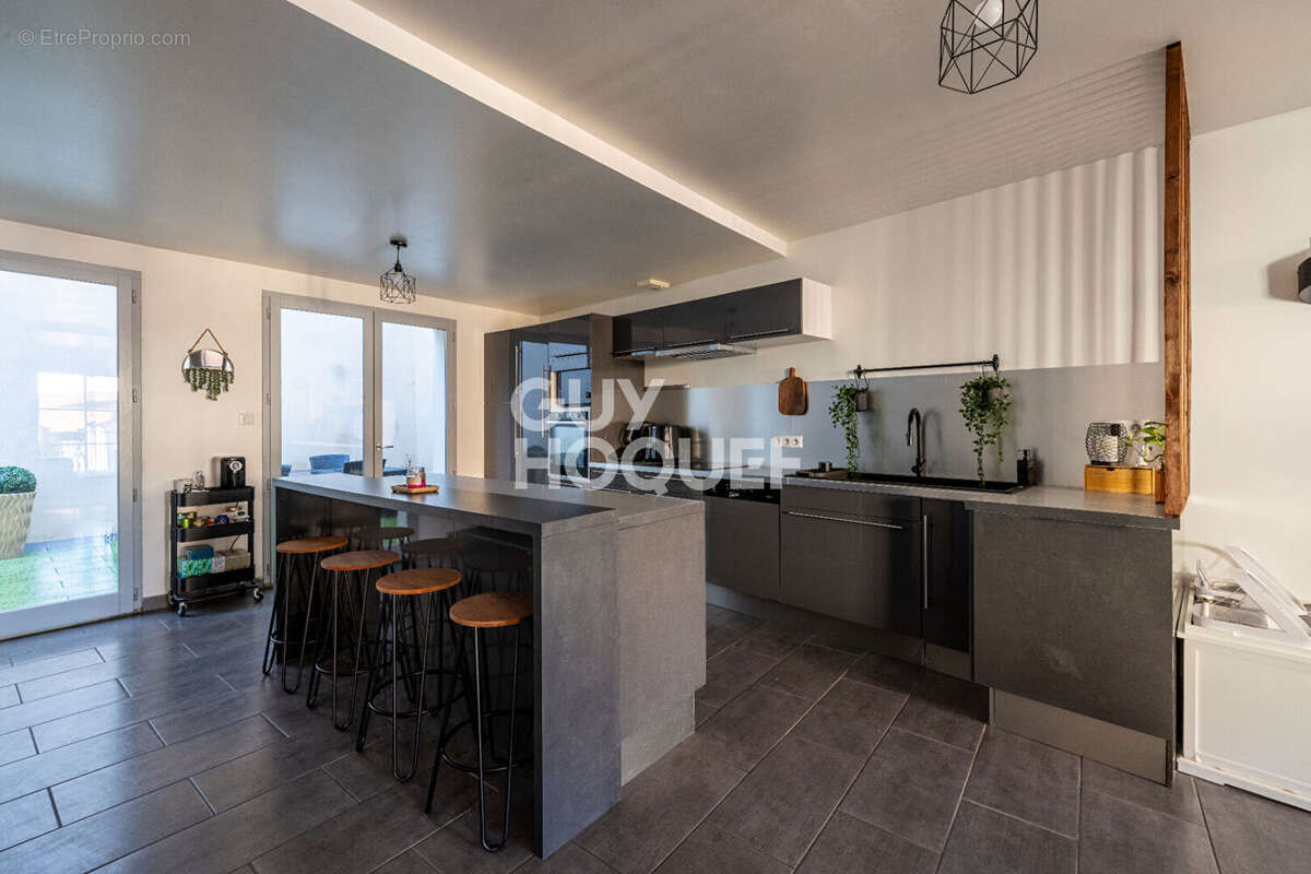 Maison à PONT-DU-CHATEAU