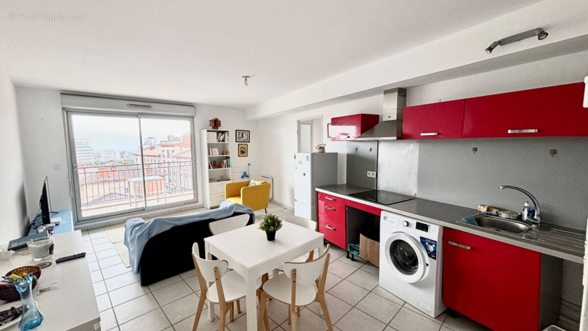 Appartement à MARSEILLE-3E