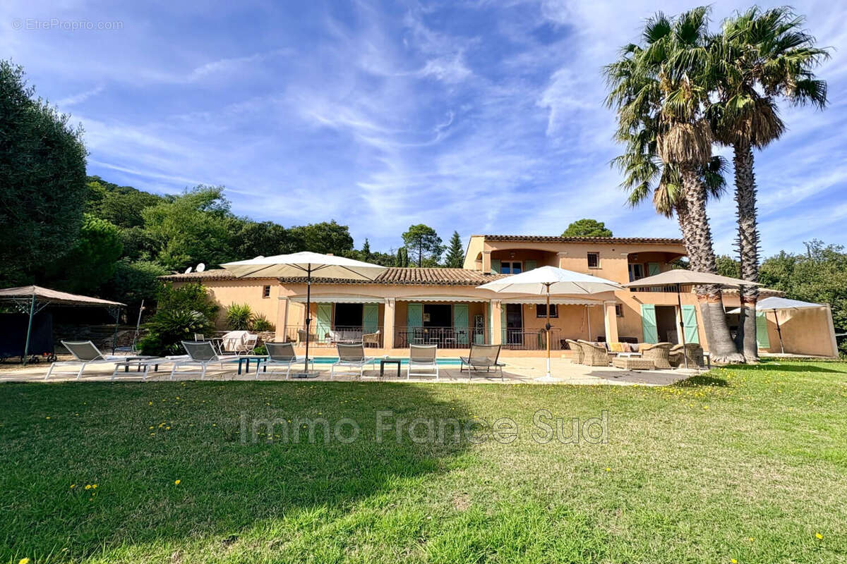 Maison à LA GARDE-FREINET