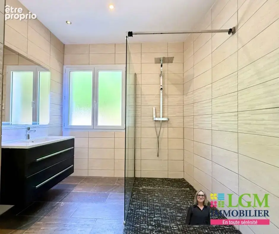 MEYRANNES - Villa 4 pièces avec studio indépendant loué - photo 7