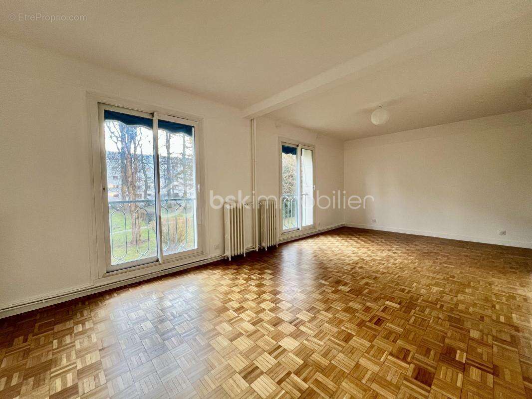 Appartement à VILLE-D'AVRAY