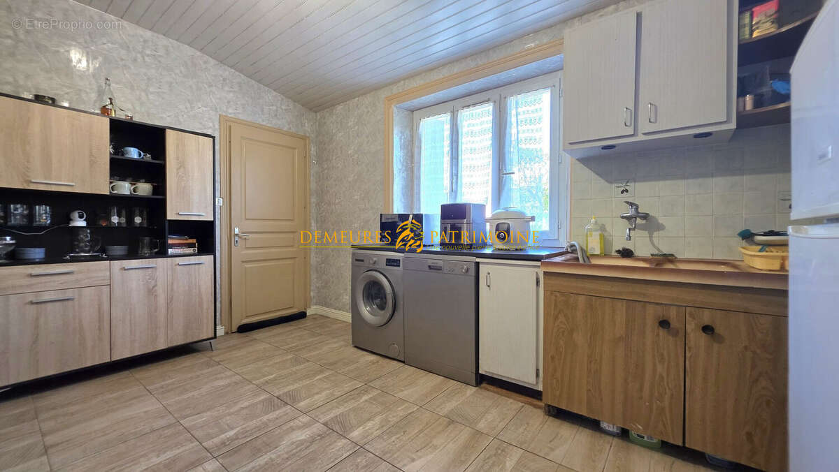 Maison à SAINT-YRIEIX-SUR-CHARENTE