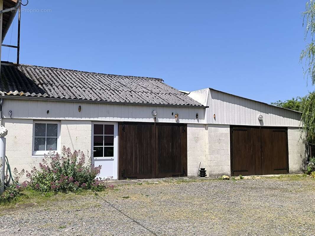 Maison 99 m² à Maire-Levescault  - photo 4