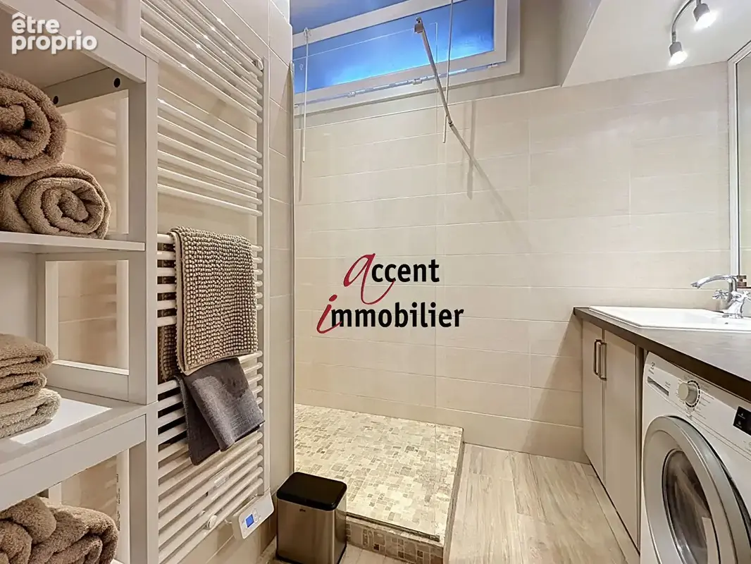 Coup de coeur assuré pour ce magnifique T2 bis de 53 m² entièrement rénové et vendu meublé ! - photo 6