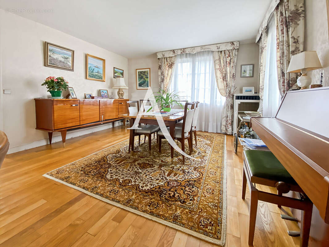 Maison à BOIS-D'ARCY