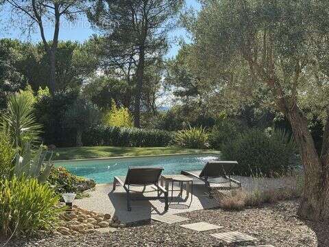 Maison à PUGET-SUR-ARGENS