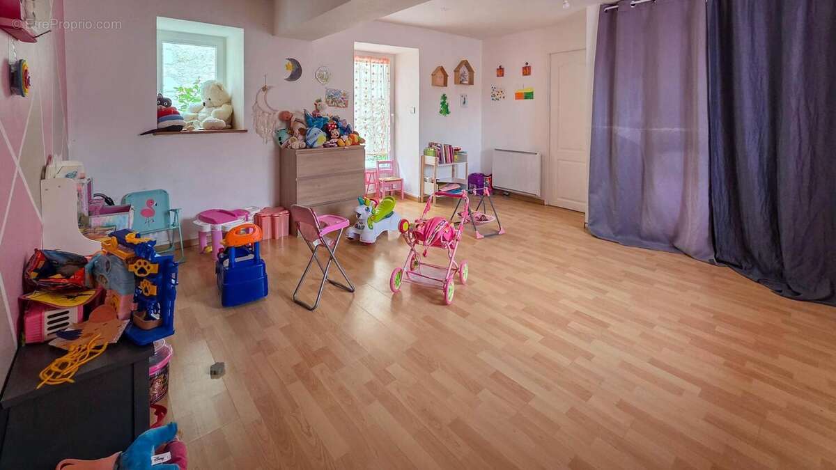 Maison 124 m² à La Breille-Les-Pins  - photo 8