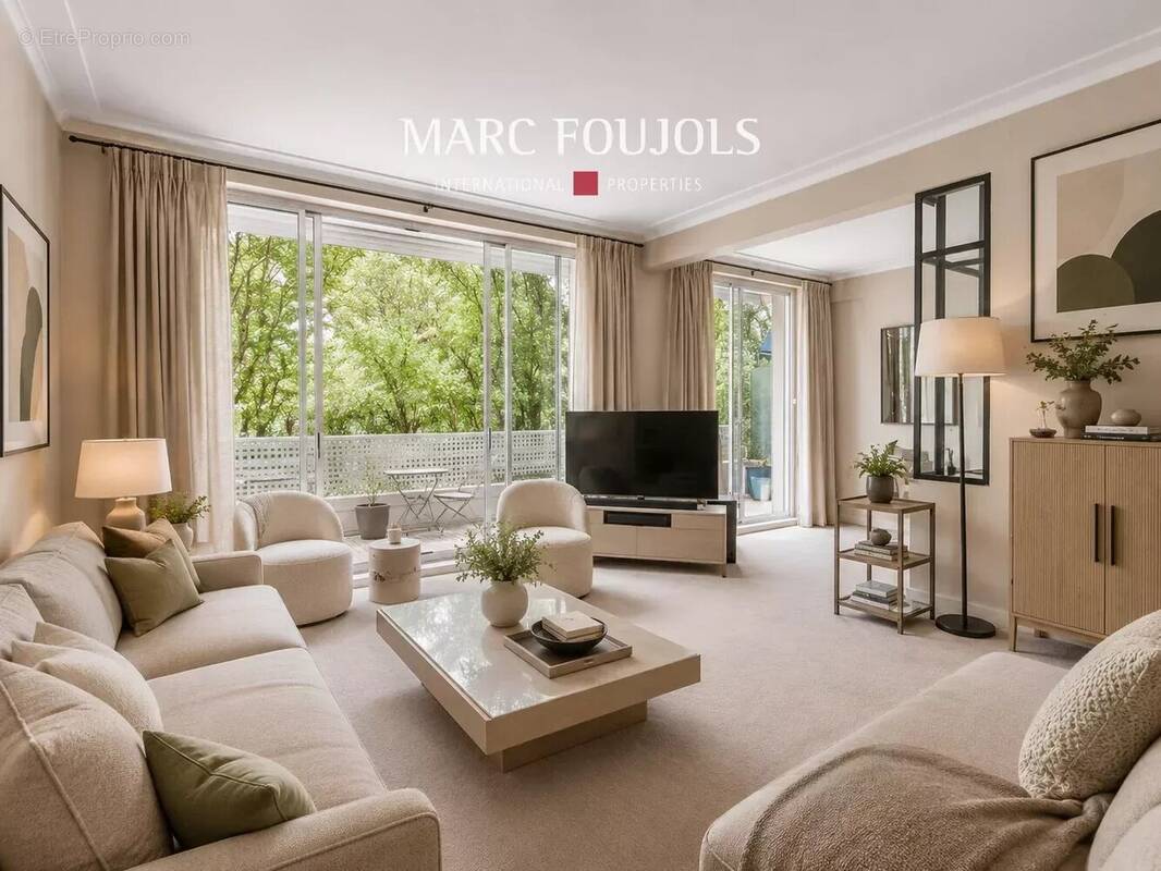 Appartement à PARIS-16E