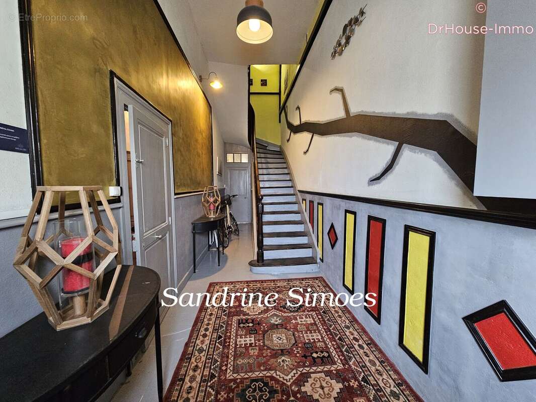 Maison 242 m² à Montmorillon  - photo 4