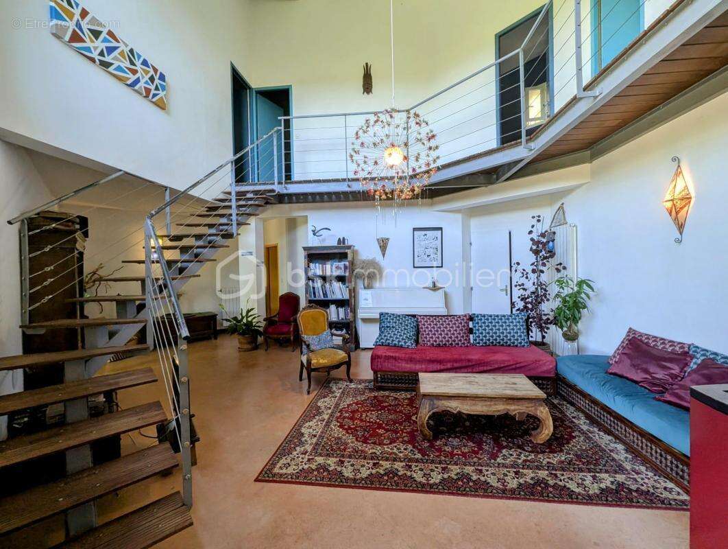 Villa d'Architecte, de 2003, 1 ECRIN DE SERENITE :178 m² – 5 Chambres –  Piscine et terrain de 1425 M²  ! - photo 4