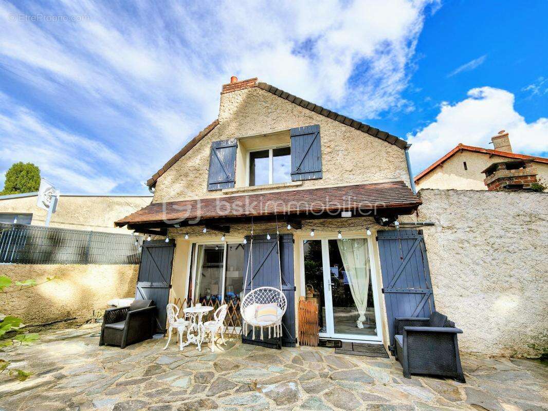 Maison à JOUARS-PONTCHARTRAIN