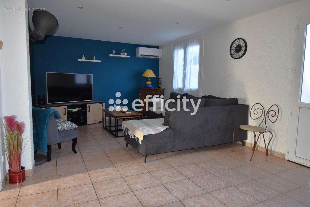 Maison 141 m² à Saint-Cyprien  - photo 4