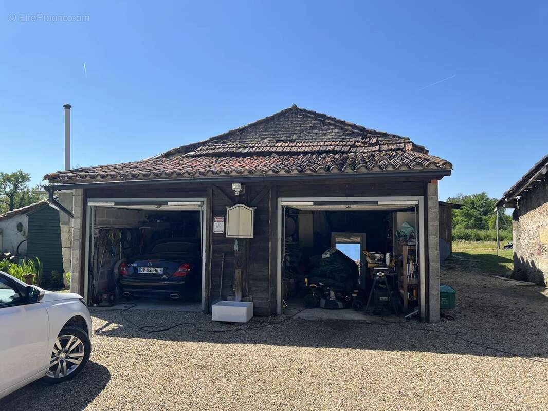 Maison à ECHOURGNAC