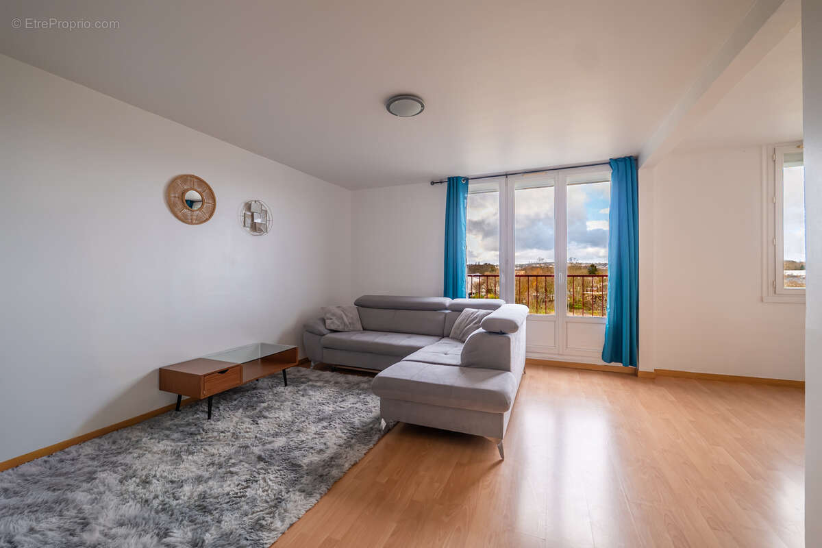 Appartement à COULAINES