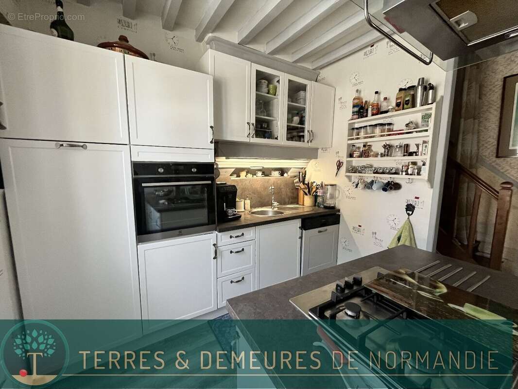 Maison à SAINT-PIERRE-SUR-DIVES