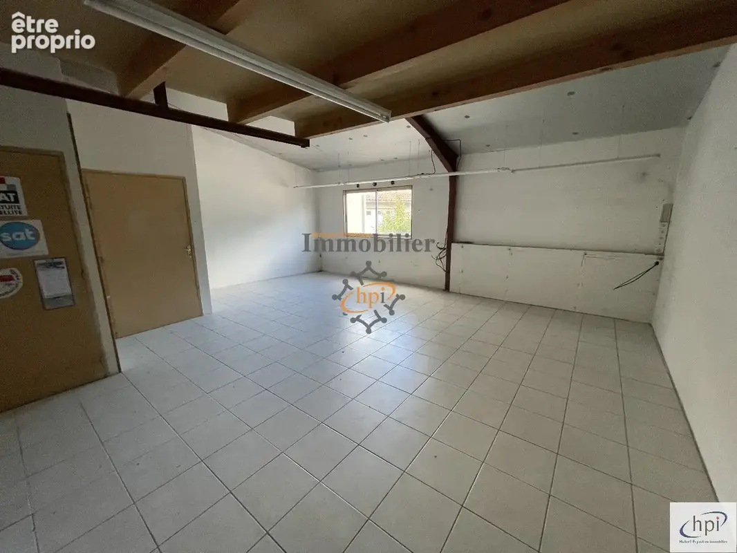 Vente deux locaux commerciaux, dépôt, 12 garages et parking sur 974 m2 de terrain Saint Affrique - photo 16